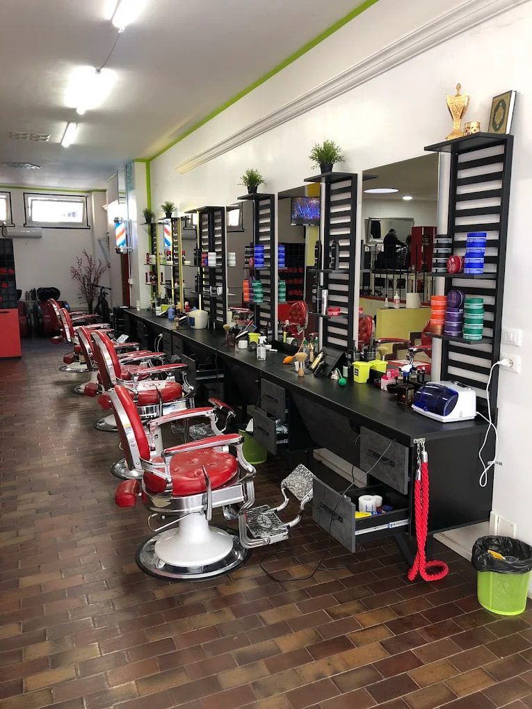 Vista del salone Hassan Barber Verona