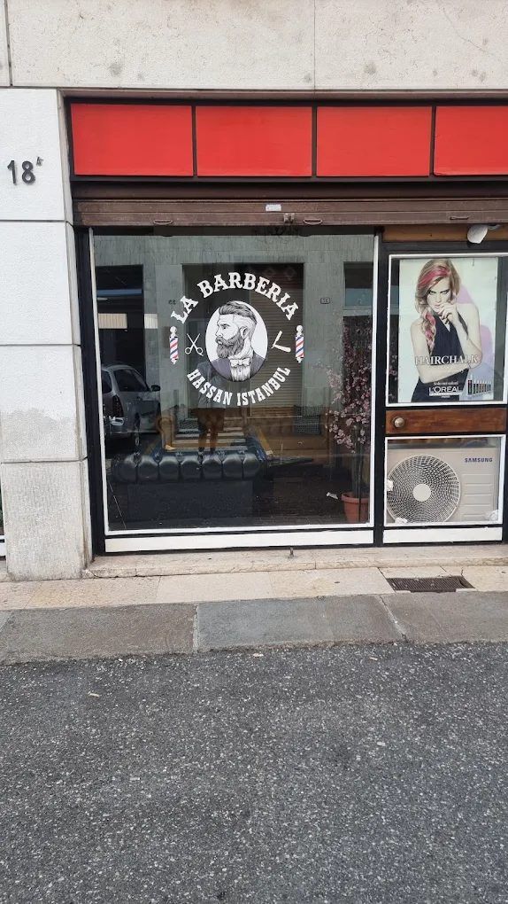 Ingresso di Hassan Barber Verona in Vicolo Volto S. Luca